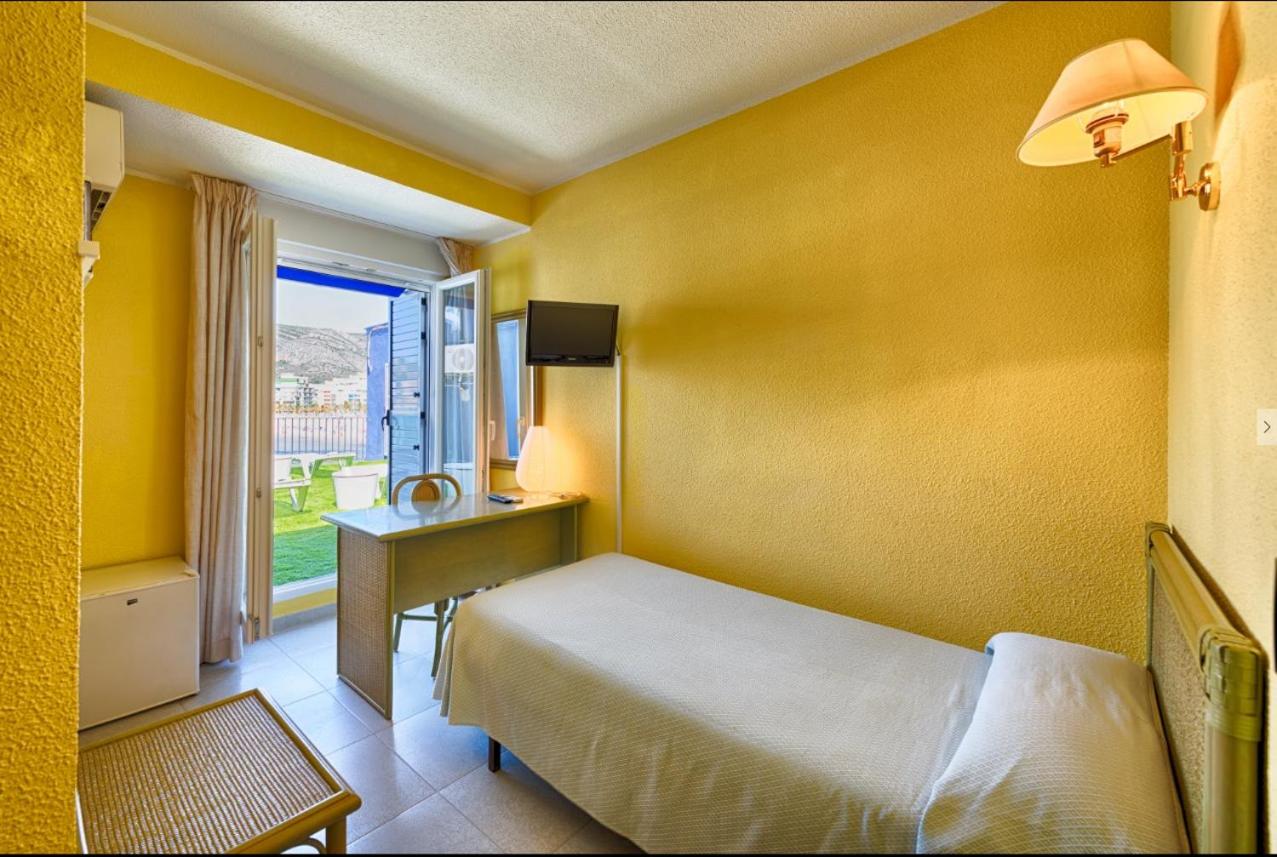 Room, Single