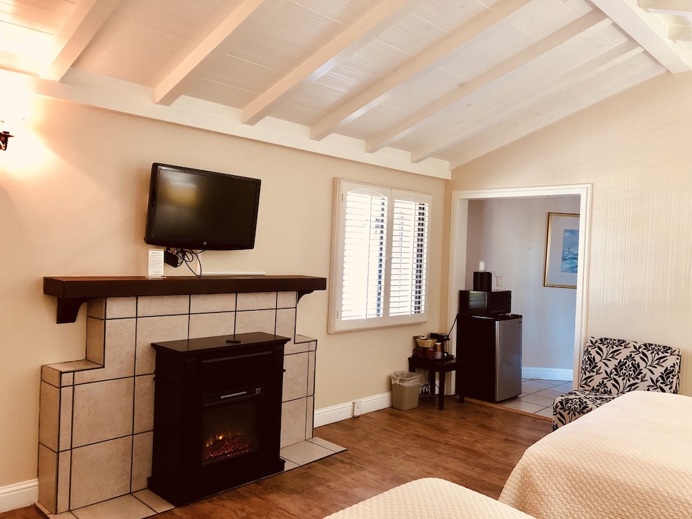 Carmel Resort Inn 49/72