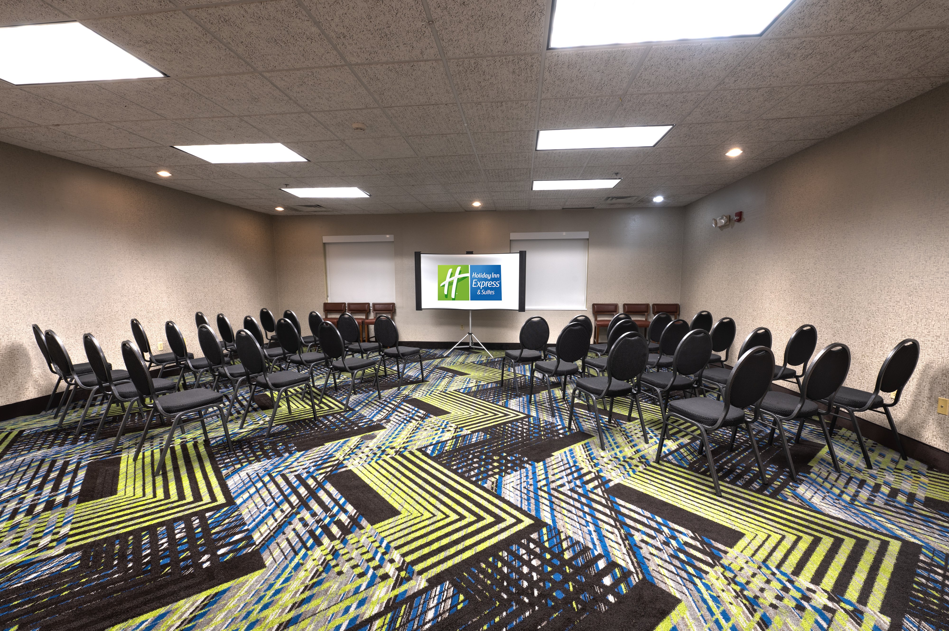 Holiday Inn Express Hotel Suites Goshen 67/75
