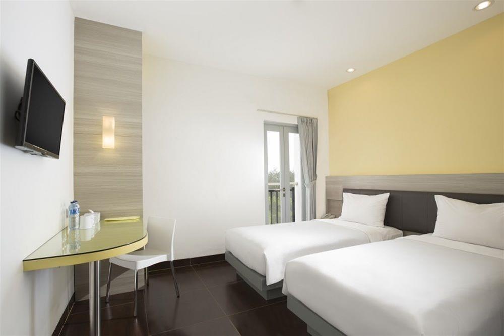 Standard, Twin Beds