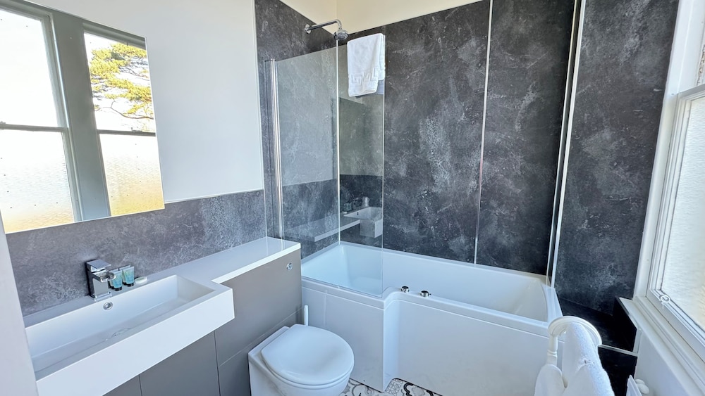Invernairne guest house 76/78