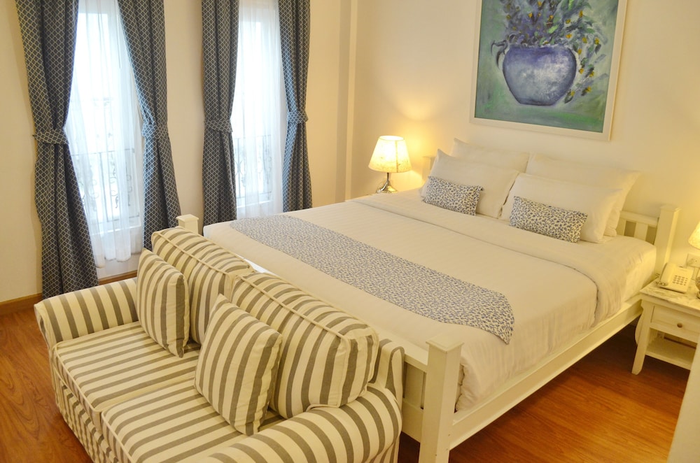 PREMIUM, DELUXE, KING BED, HIGH FLOOR