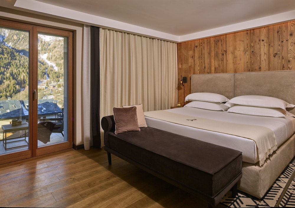 Deluxe, Double Bed, Mont Blanc View