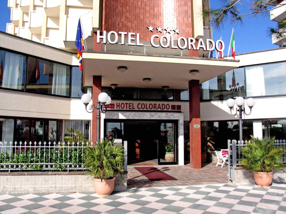Hotel Colorado 4/76
