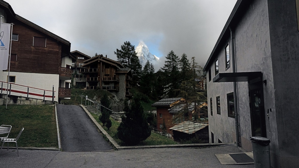 Youth Hostel Zermatt 7/64