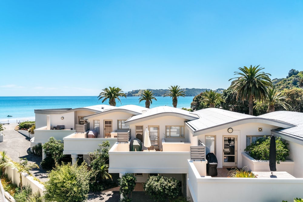 ONETANGI BEACH APARTMENTS 2/69