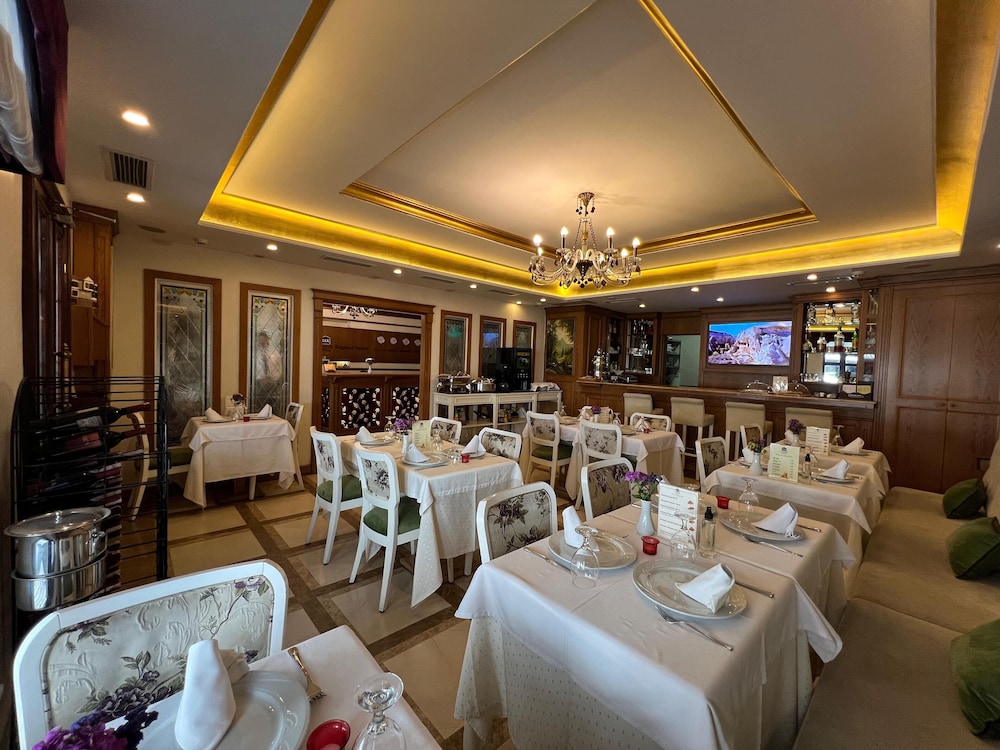 Glk Premier Regency Suites And Spa 66/74