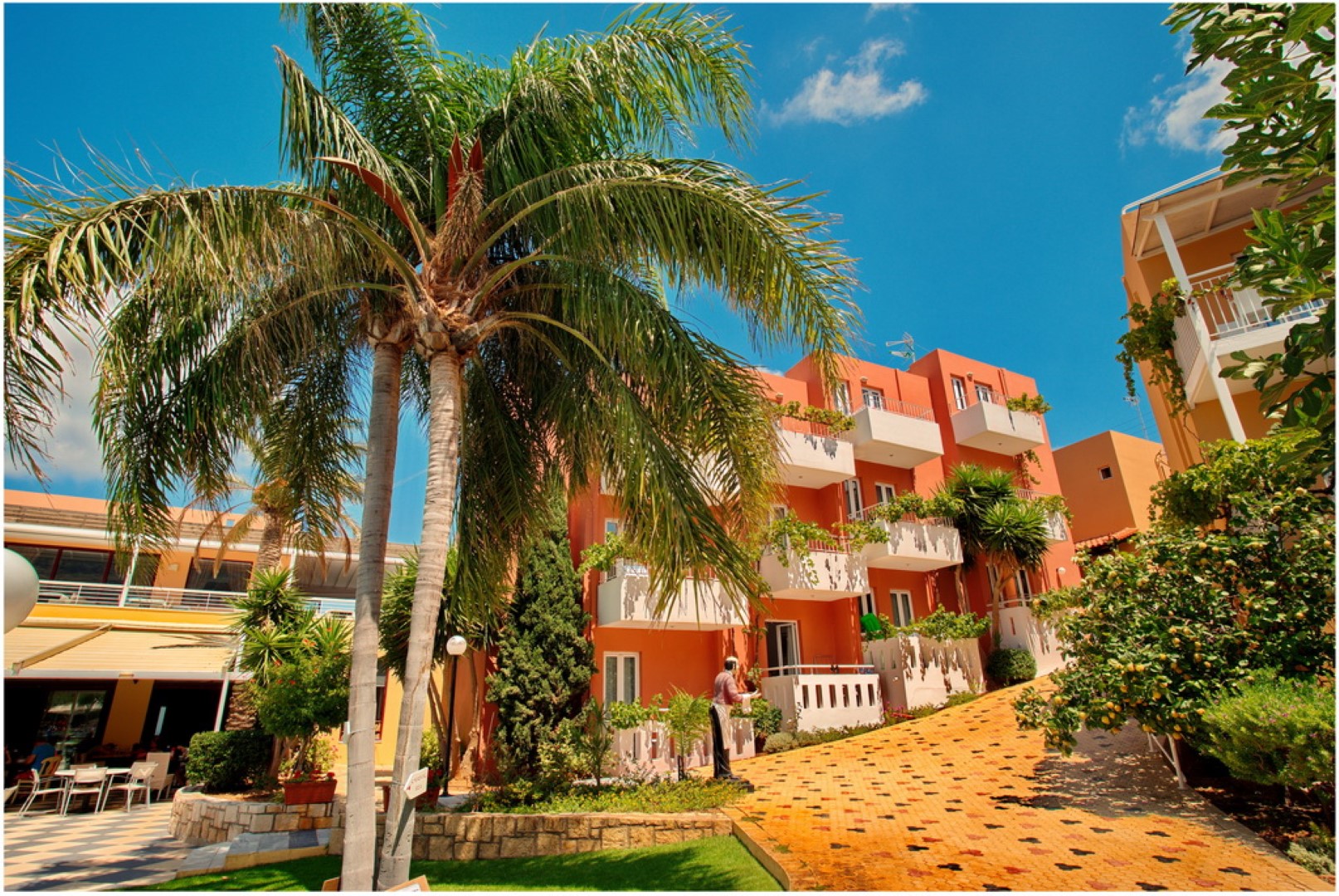 Bellos Hotel & Apartments 28/31