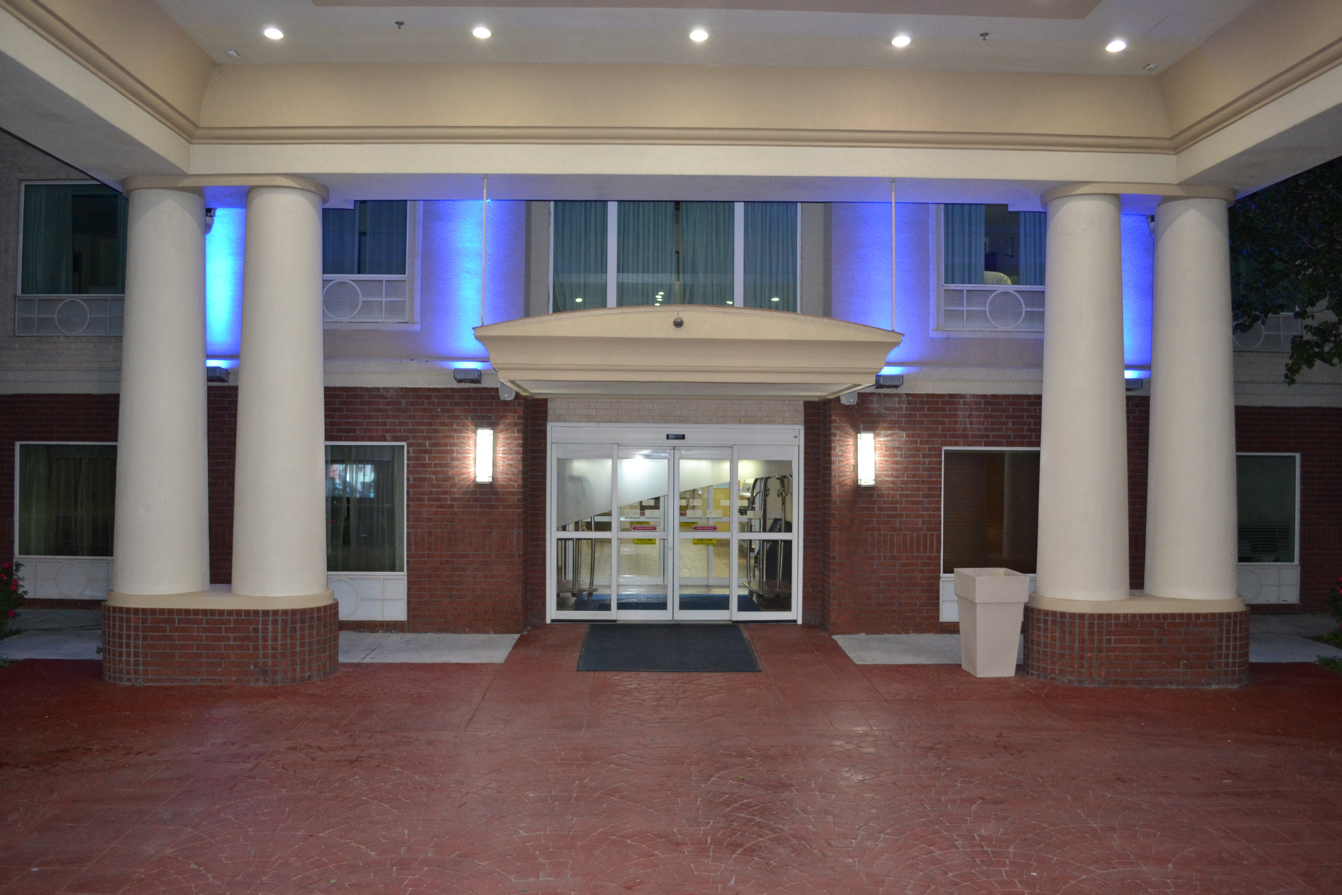 Holiday Inn Express Hotel Suites Gainesville 4/64
