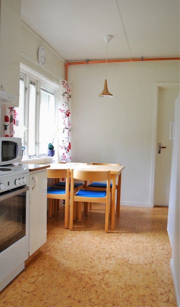 Hellidens Slott Och Vandrarhem 6/47