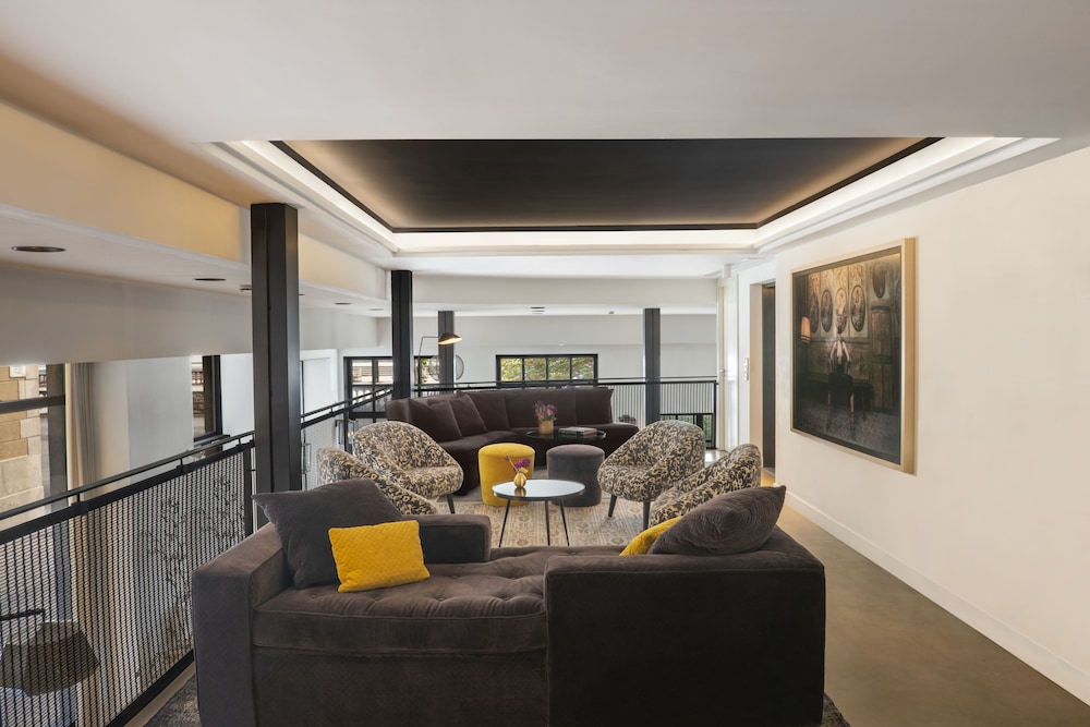 The Serras 38/65