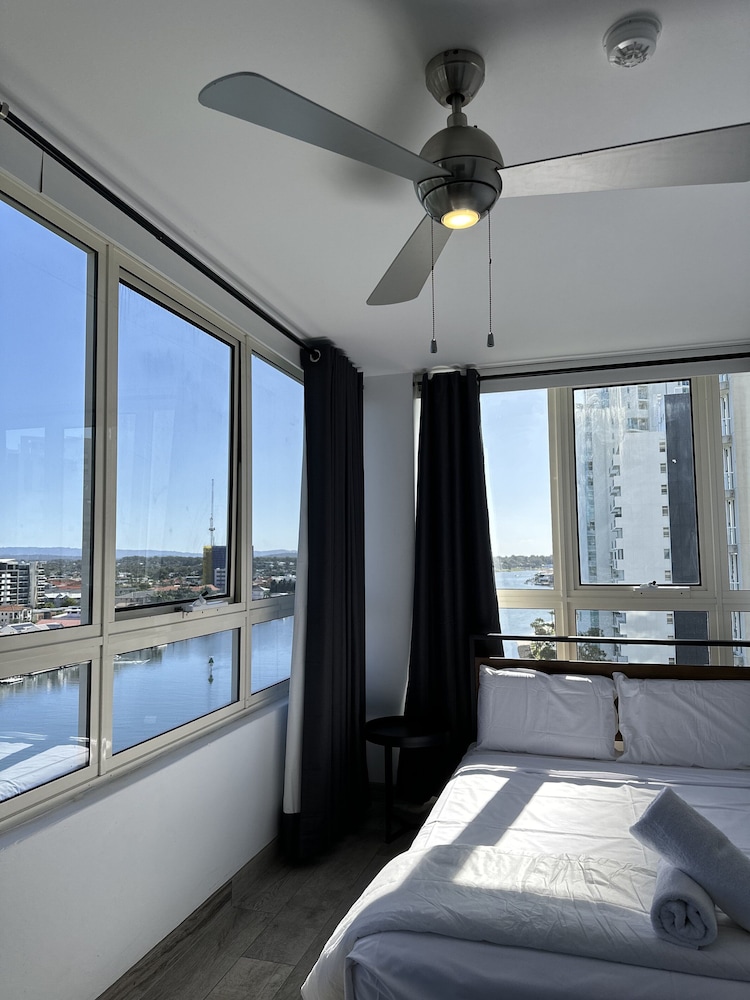 Condor Ocean View Apartments 13/74