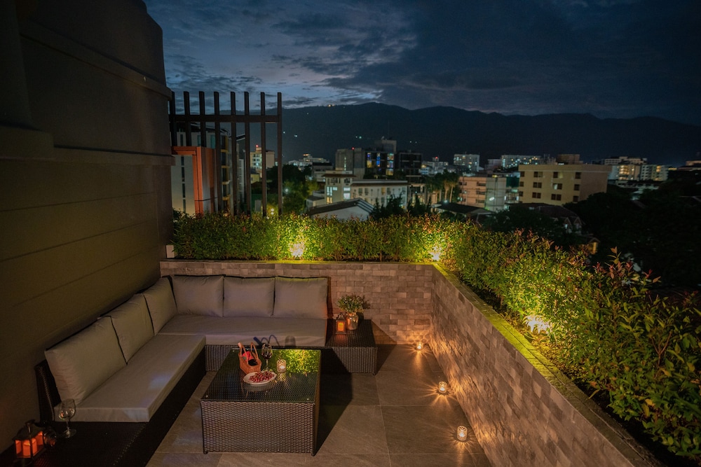 Moose Hotel Nimman 44/48