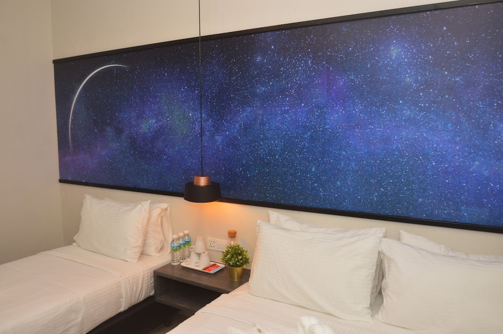 De Luna Hotel Sri Petaling 9/17