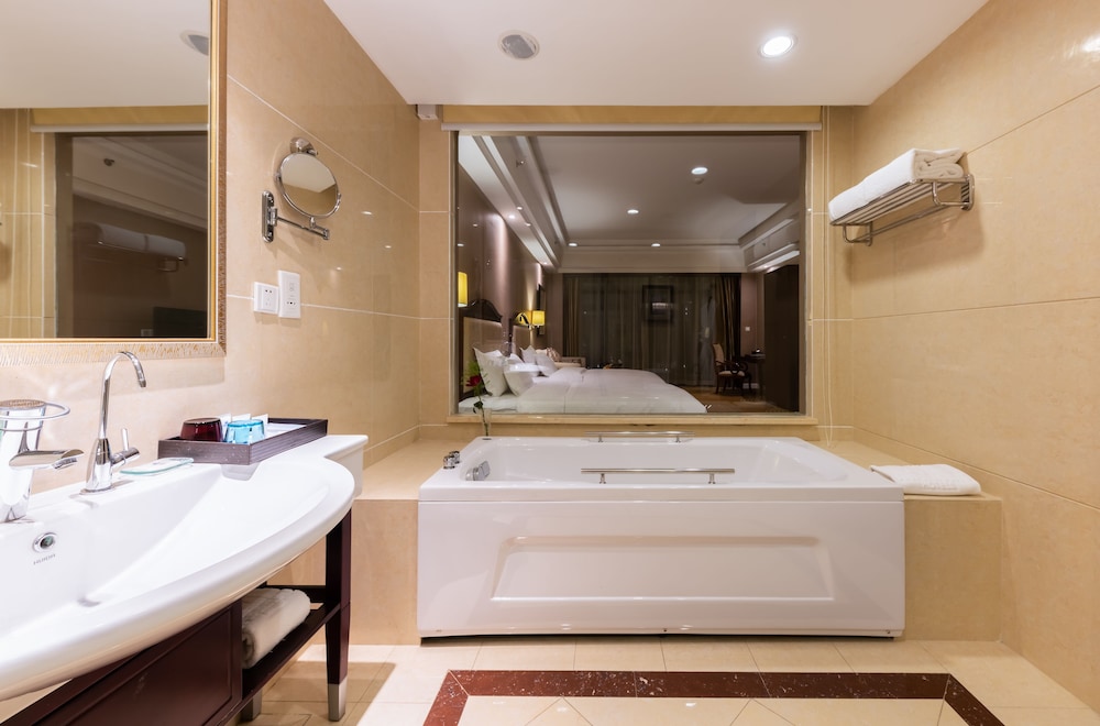 Maritim Hotel Shenyang 50/50
