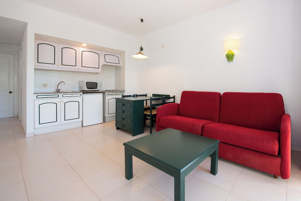 Valentin Son Bou Hotel Apartments 65/85