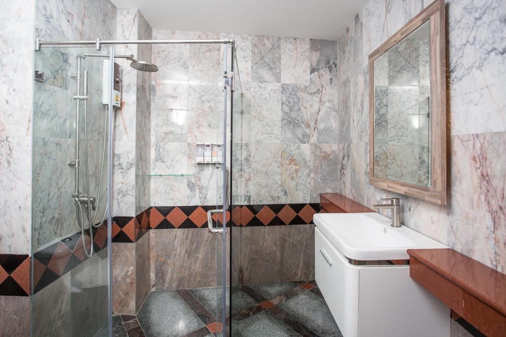 Triple B Boutique Residence 58/61