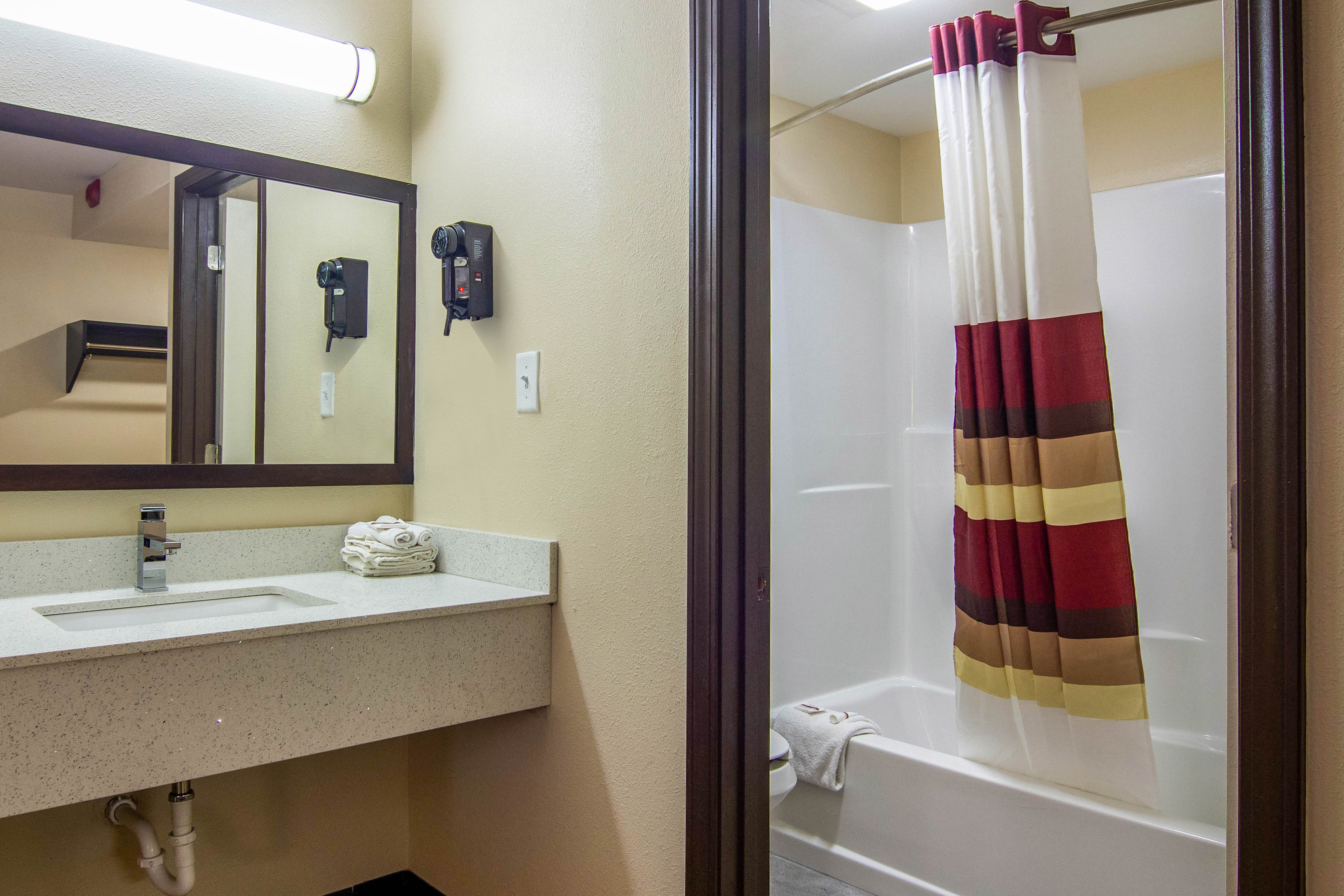 غرفة قياسية بسرير كينج، Red Roof Inn Perrysburg 4/5