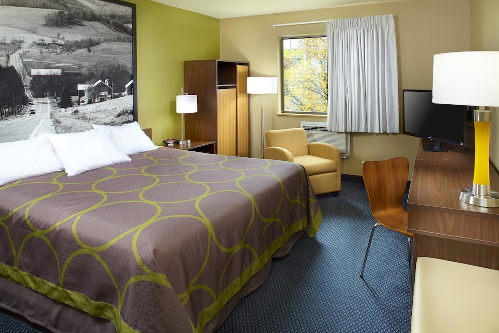Super 8 By Wyndham St. Clairsville Oh/Wheeling WV Area 8/23