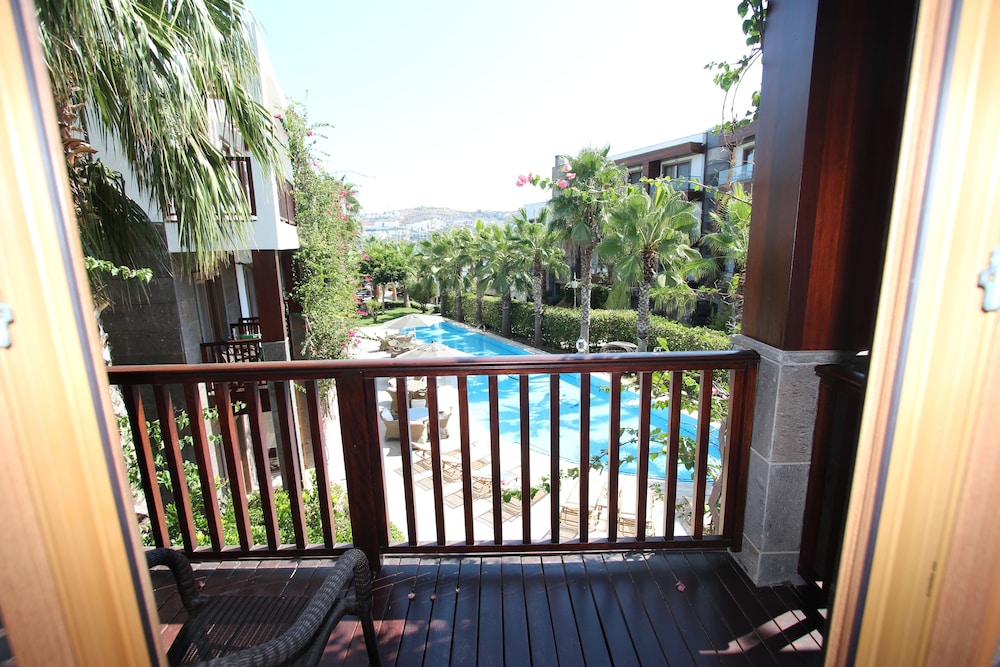 Olira Boutique Hotel & Spa 54/55
