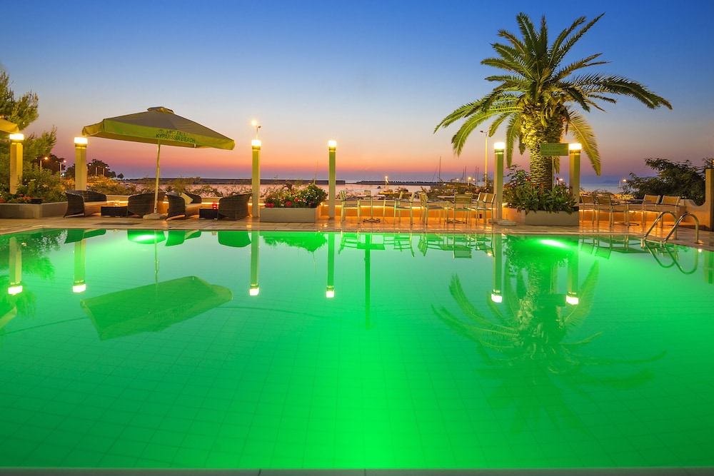 Kyparissia Beach 46/48