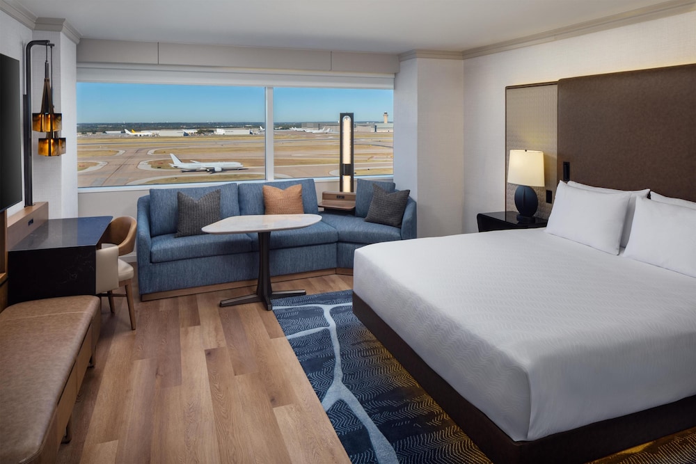 Grand Hyatt DFW 17/64