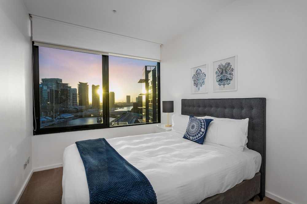 Waterfront Apartments Melbourne 27/56