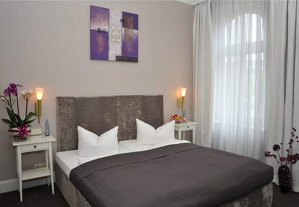 CLASSIC, DOUBLE BED