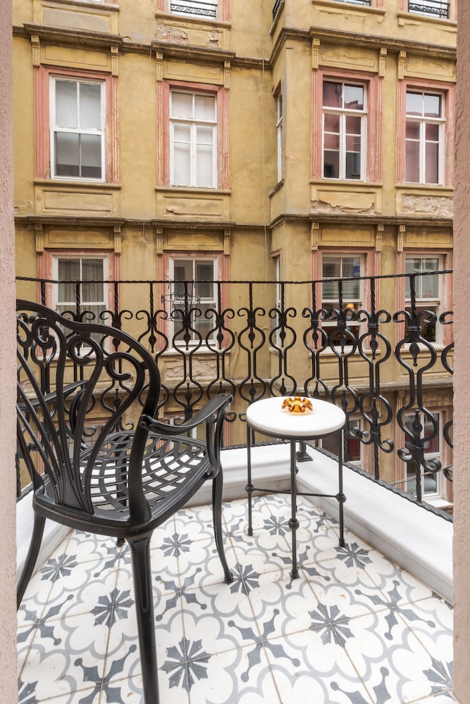 Hotel Des Arts Galata 2/50