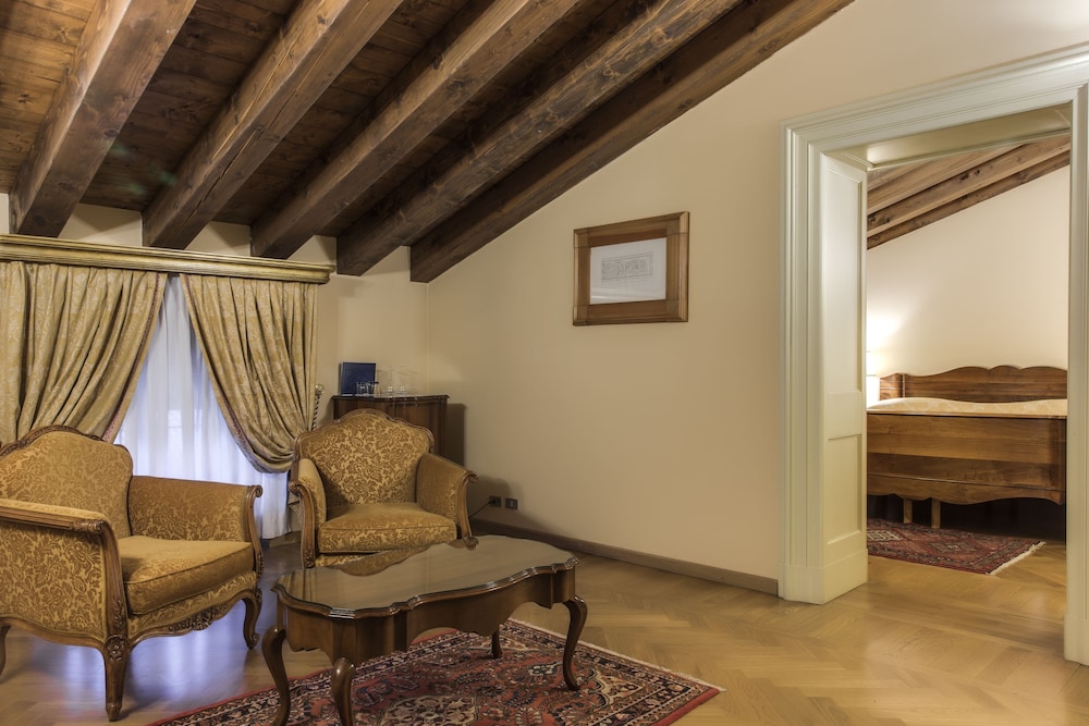 Villa Fenaroli Palace Hotel 27/33