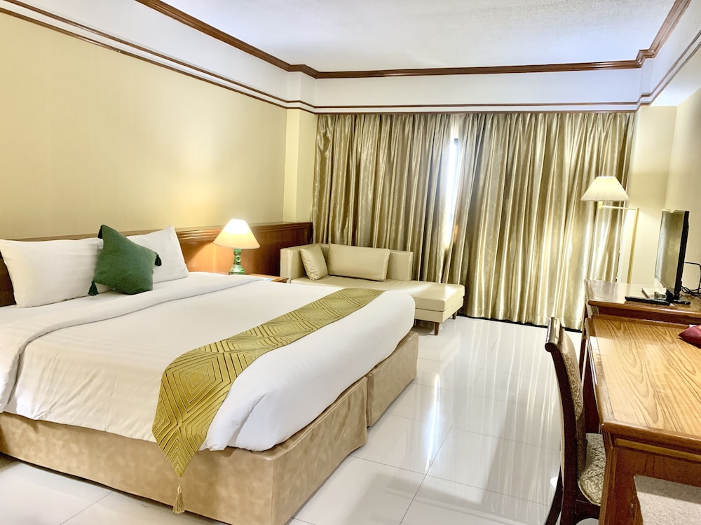 DELUXE, DOUBLE BED