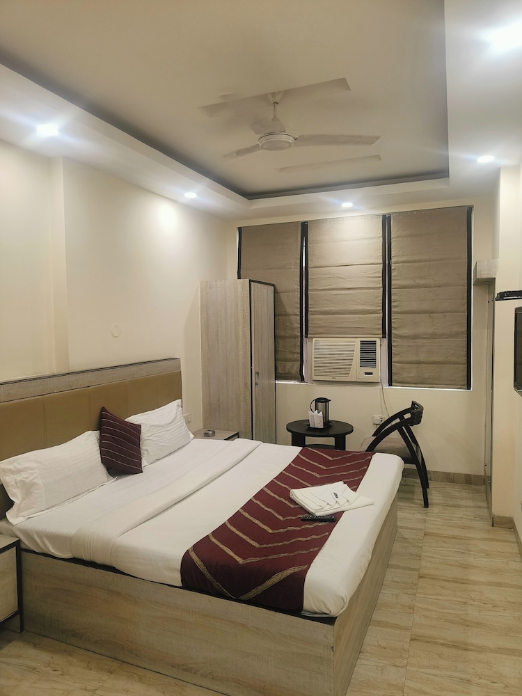 Hotel Grace At Karol Bagh 23/45