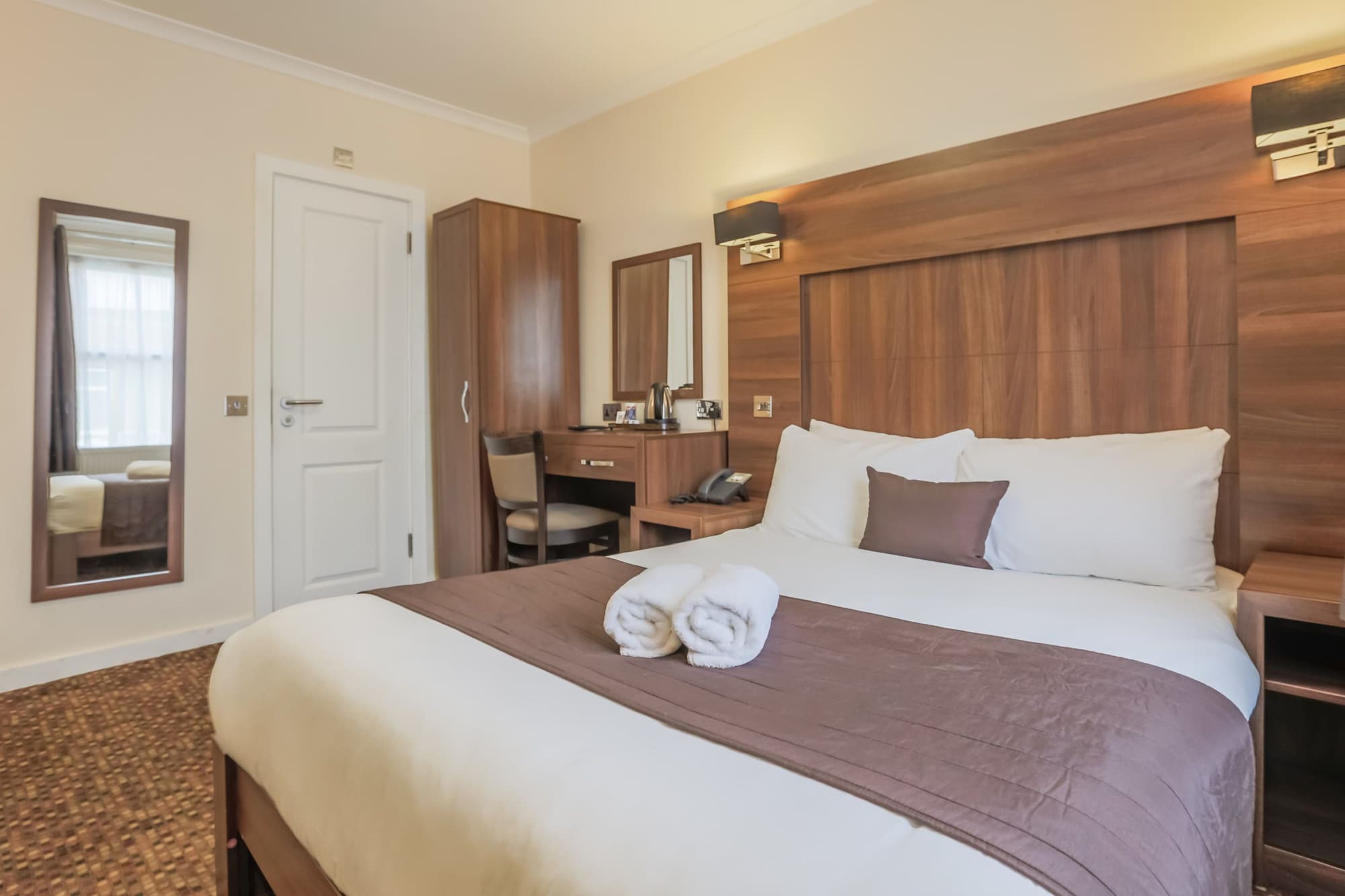 ROOM, DOUBLE BED, ANNEX