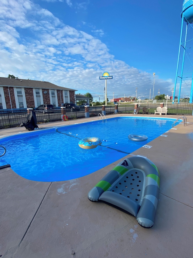 Days Inn by Wyndham Perryville 37/44