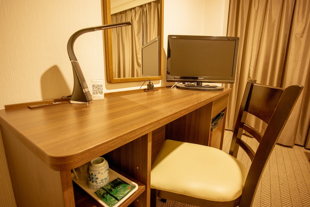 HOTEL SUNROUTE MATSUYAMA 43/45