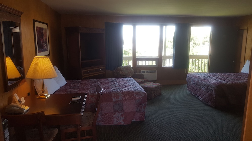 Motel Oasis Inn 28/56