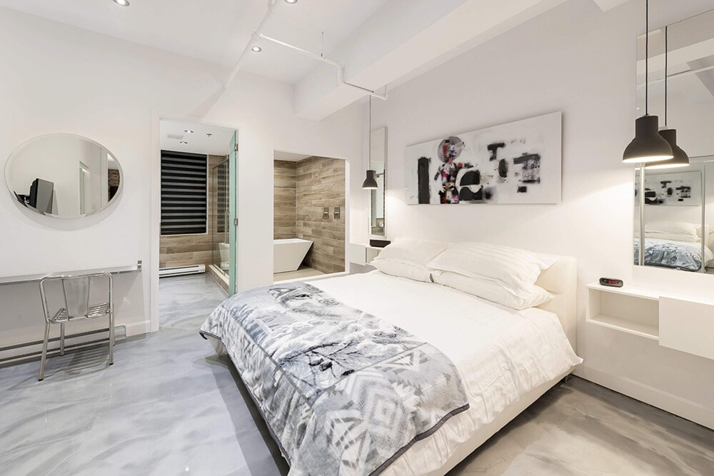 4 BEDROOMS, PRIVATE, PRESIDENTIAL, LOFT