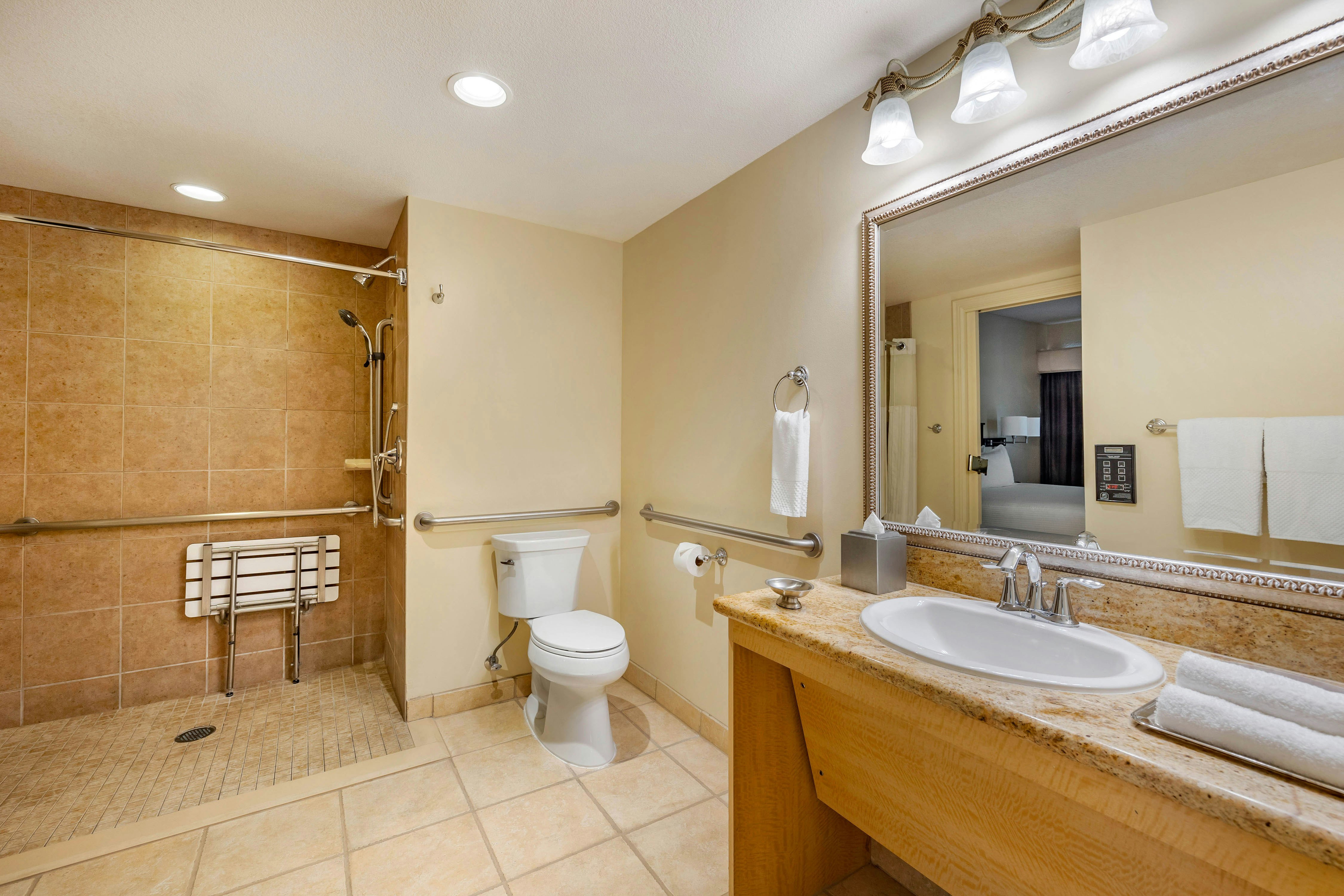 غرفة بسرير كينج بشرفة بغرفة نوم واحدة لذوي الإعاقة، Hilton Vacation Club Polo Towers Las Vegas 3/4