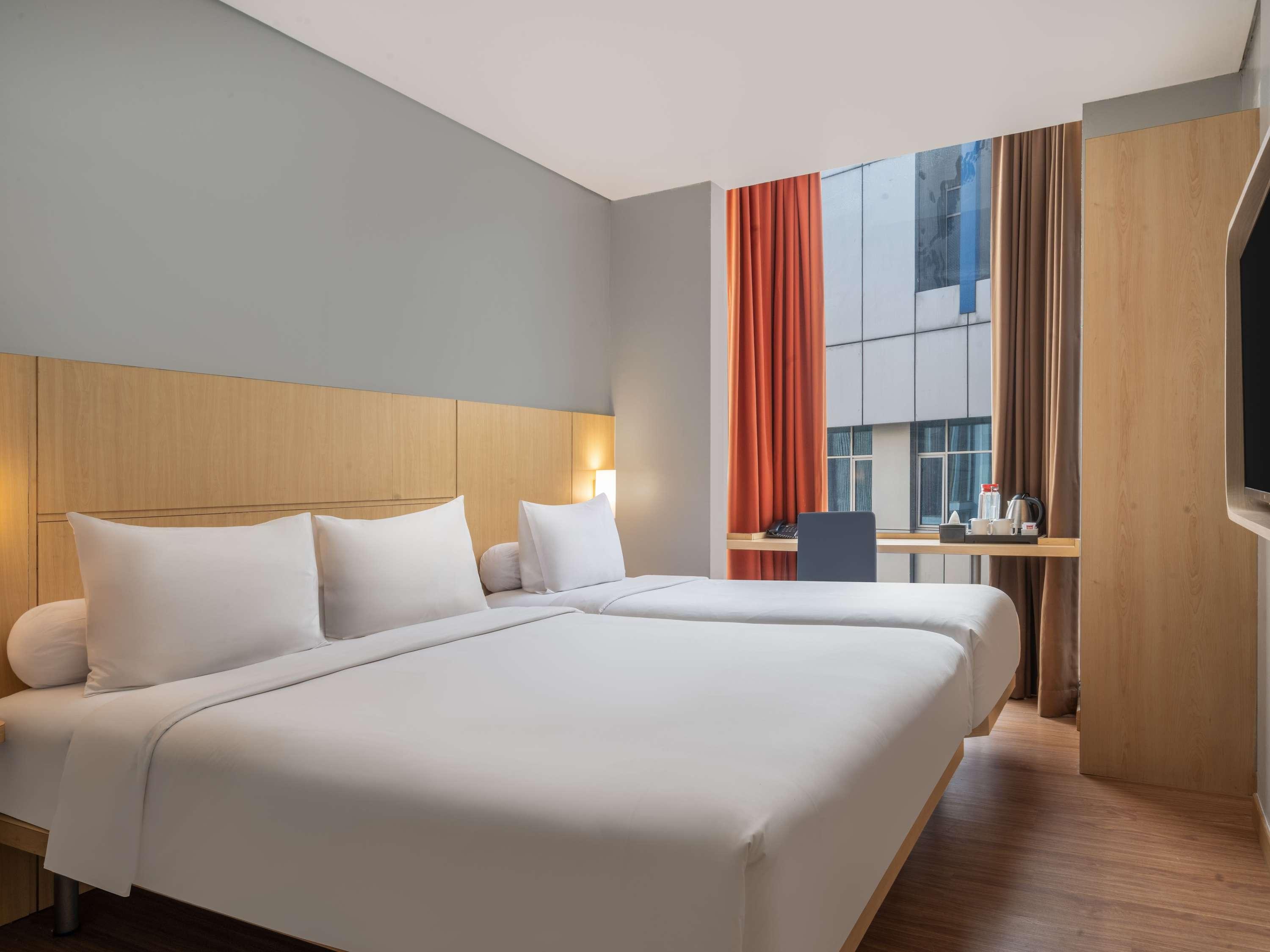 Standard, Convertible Double Bed
