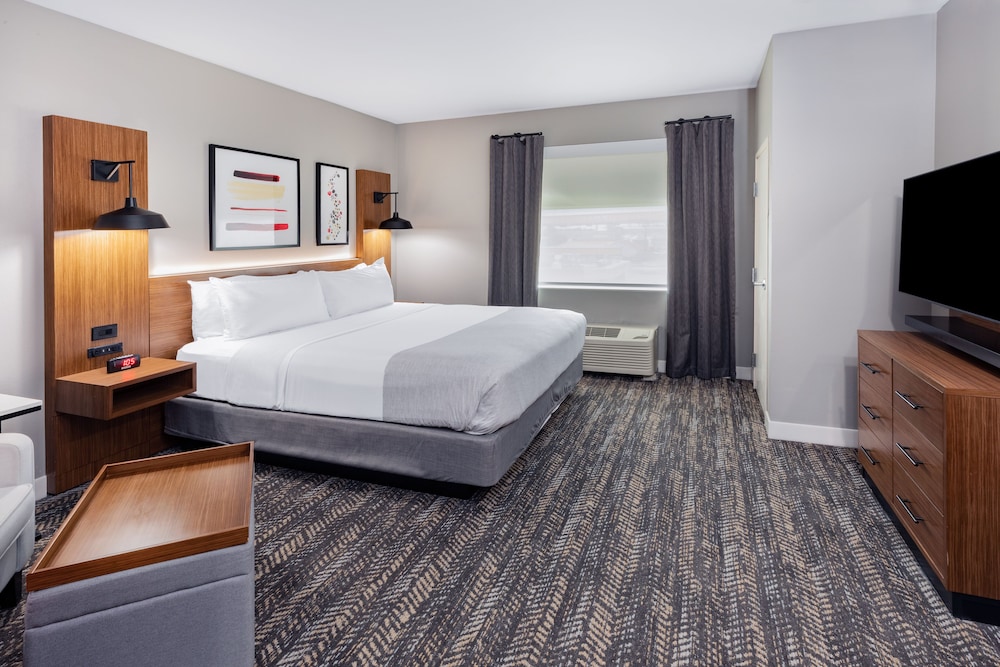 ROOM, KING BED