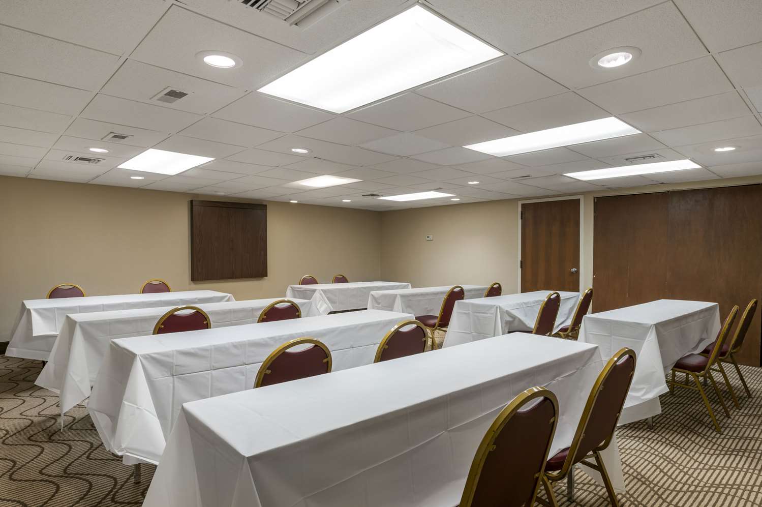 Comfort Inn & Suites Indianapolis Northwest - College Park 34/39