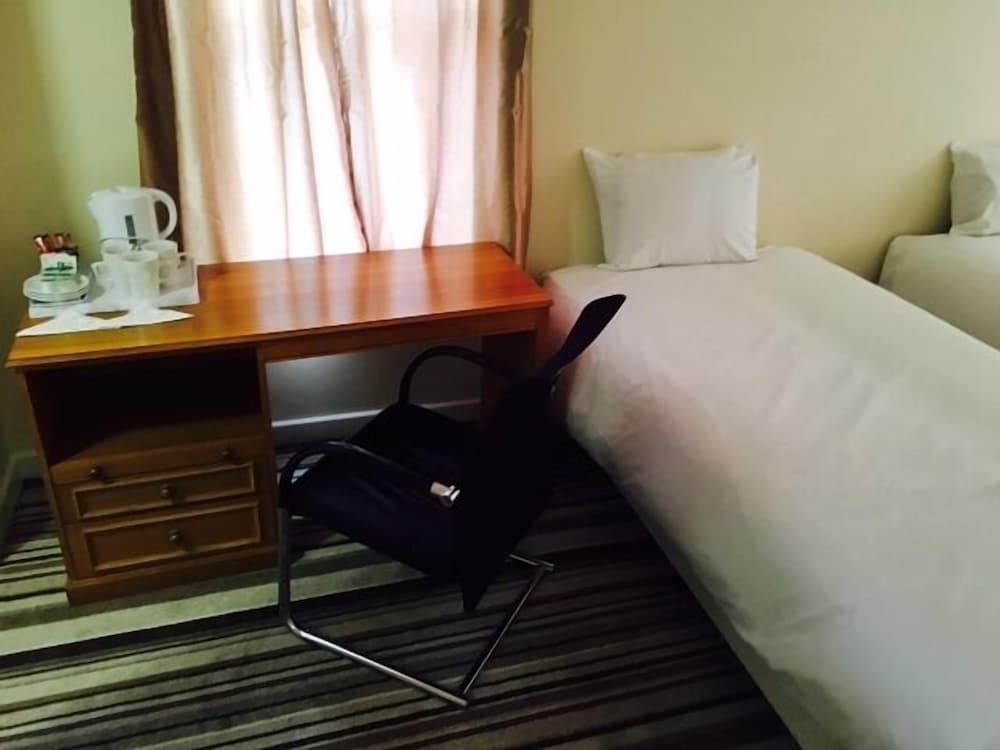 The Tudor House Hotel 8/25