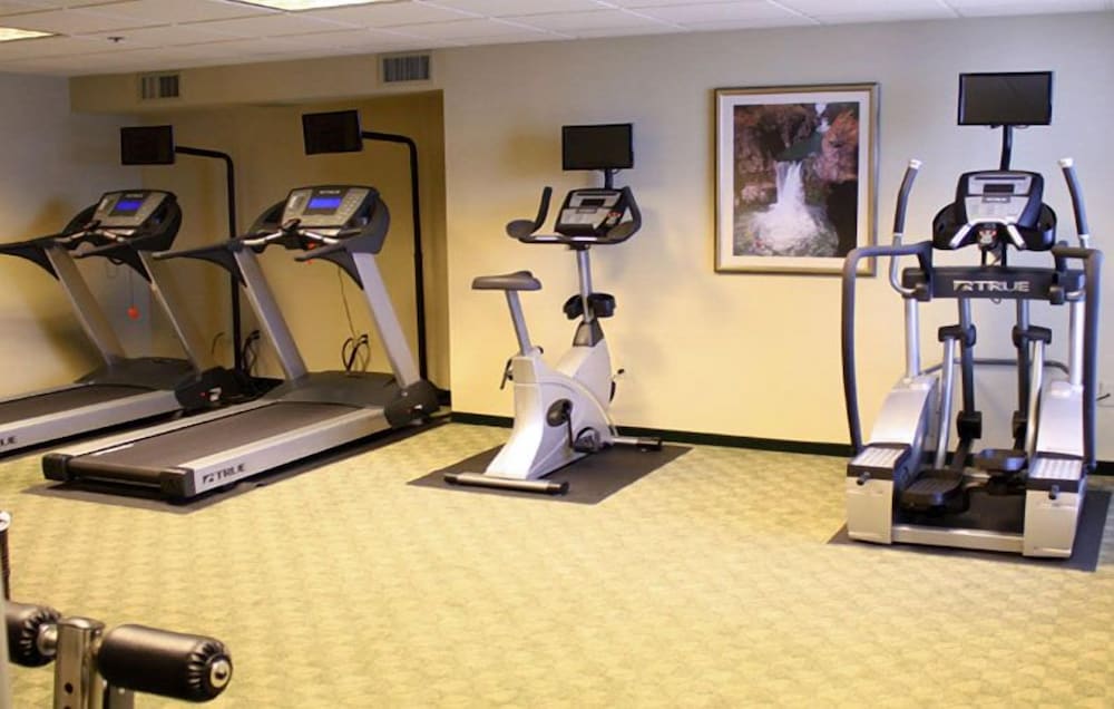 Ann Arbor Regent Hotel Suites 36/55