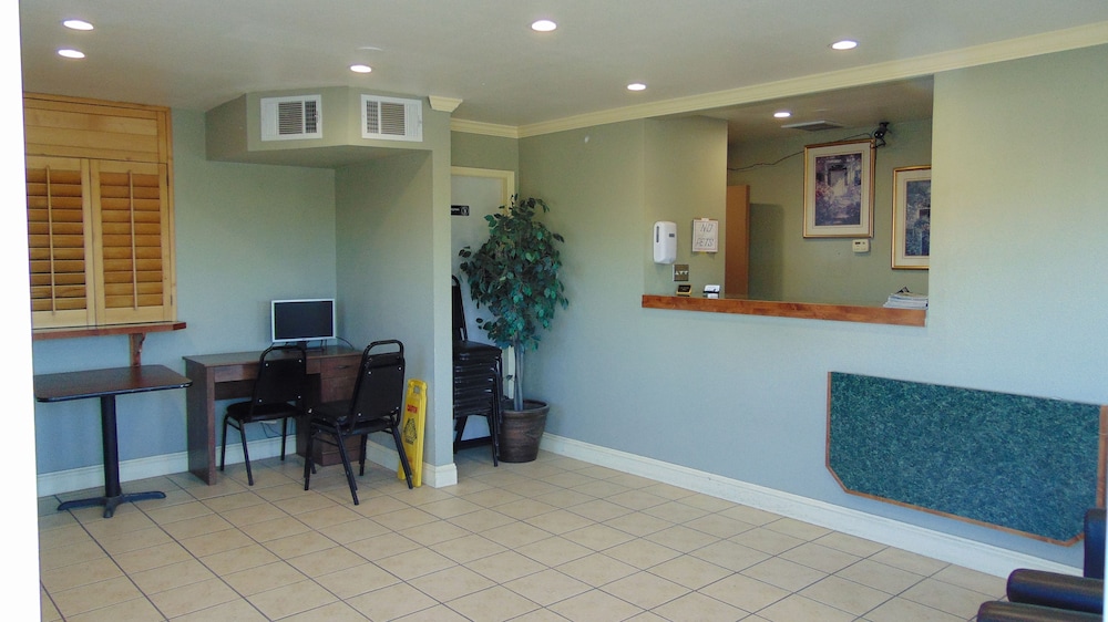 CORCORAN COUNTRY INN 6/48