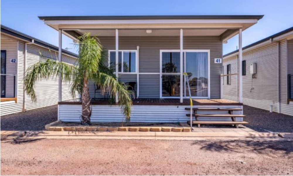 Sundowner Cabin And Tourist Park 47/50