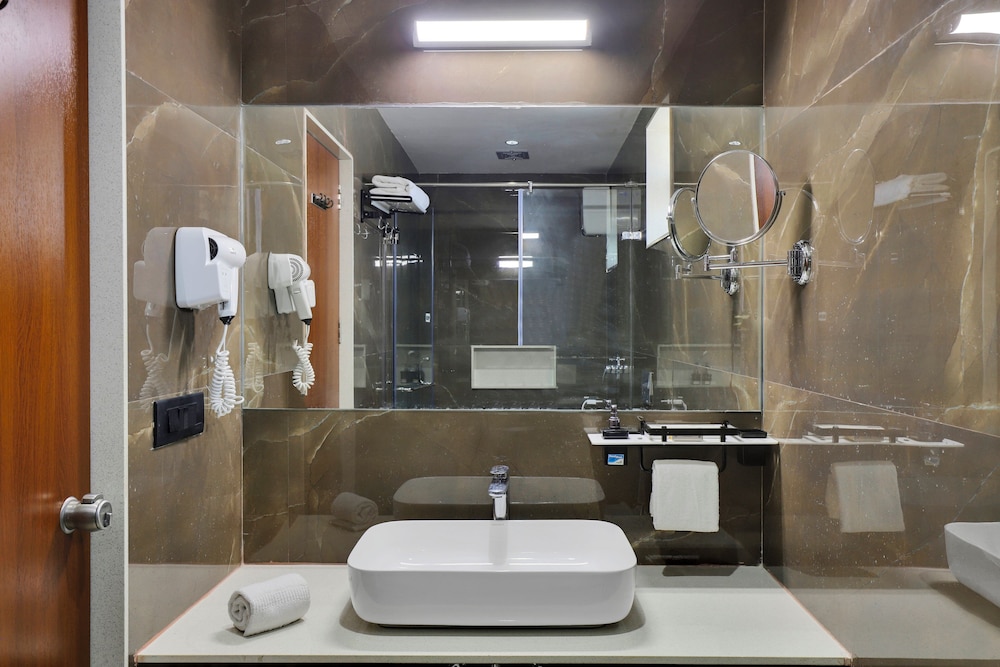 Goverdhan Greens Resort Dwarka 47/50