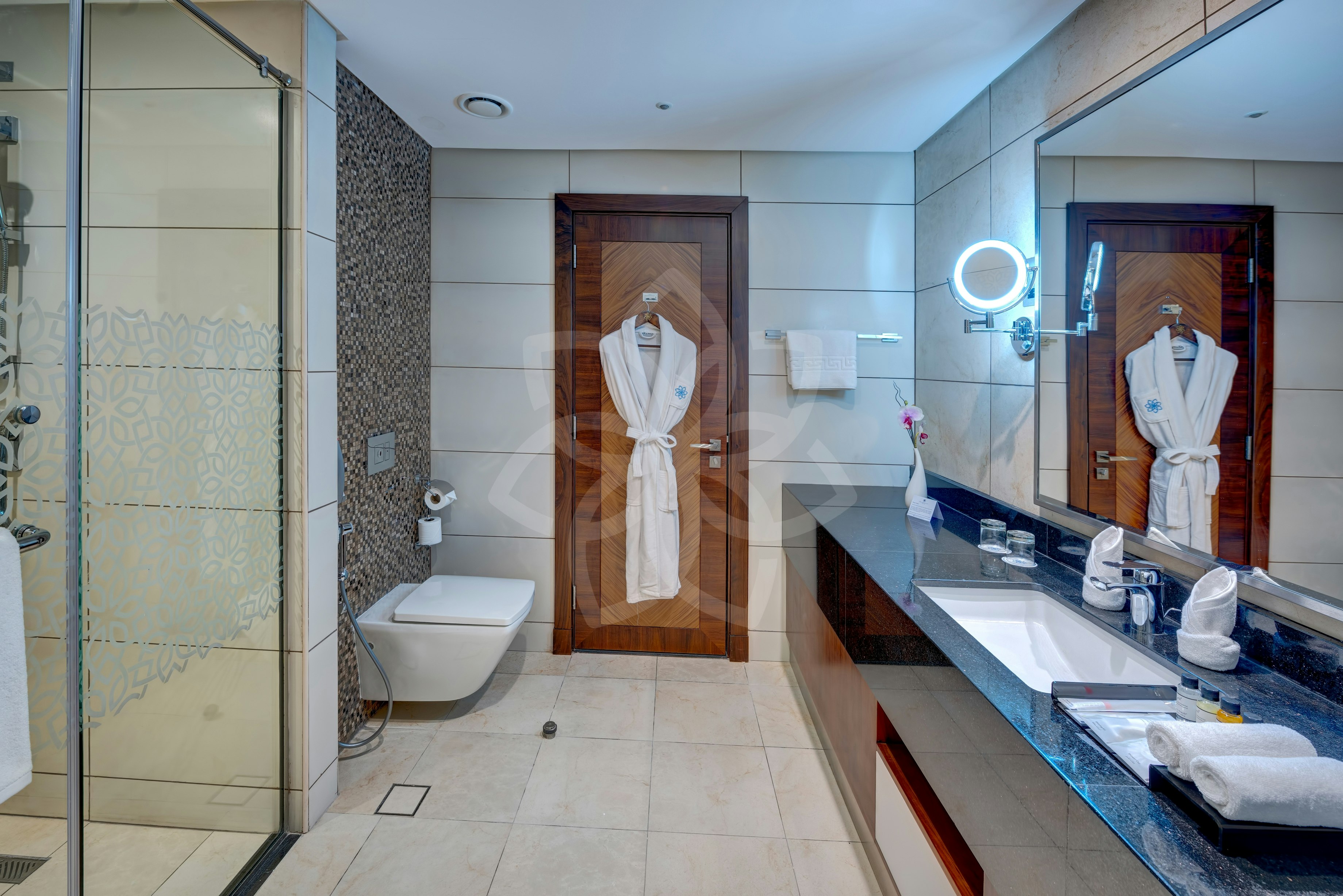 Royal Continental Suites 23/26