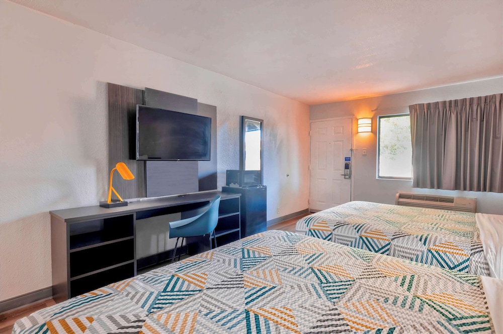 Motel6 Hammond, IN - Chicago Area 49/59