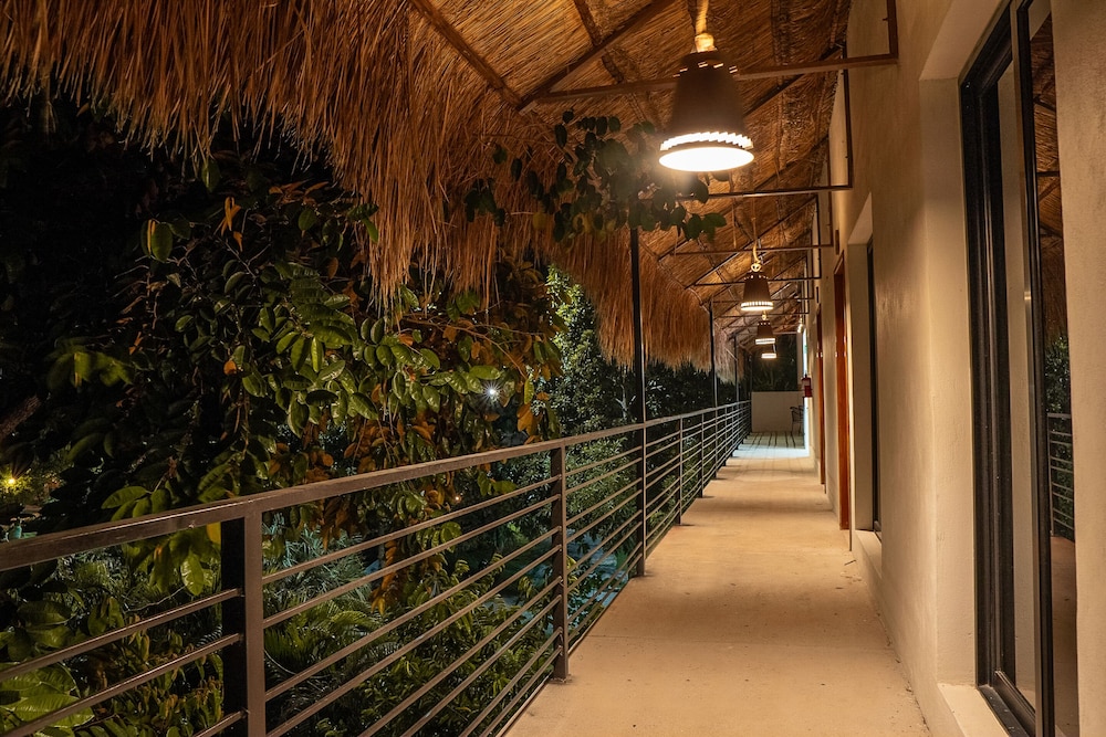 Hotel Makech Bacalar 32/35