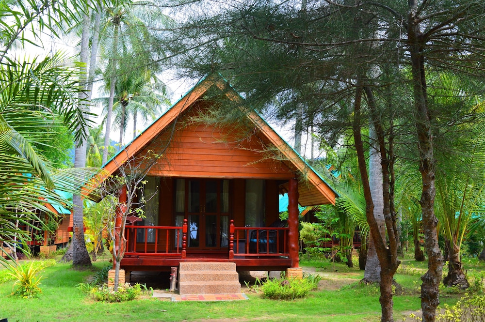 Sayang Beach Resort 4/60